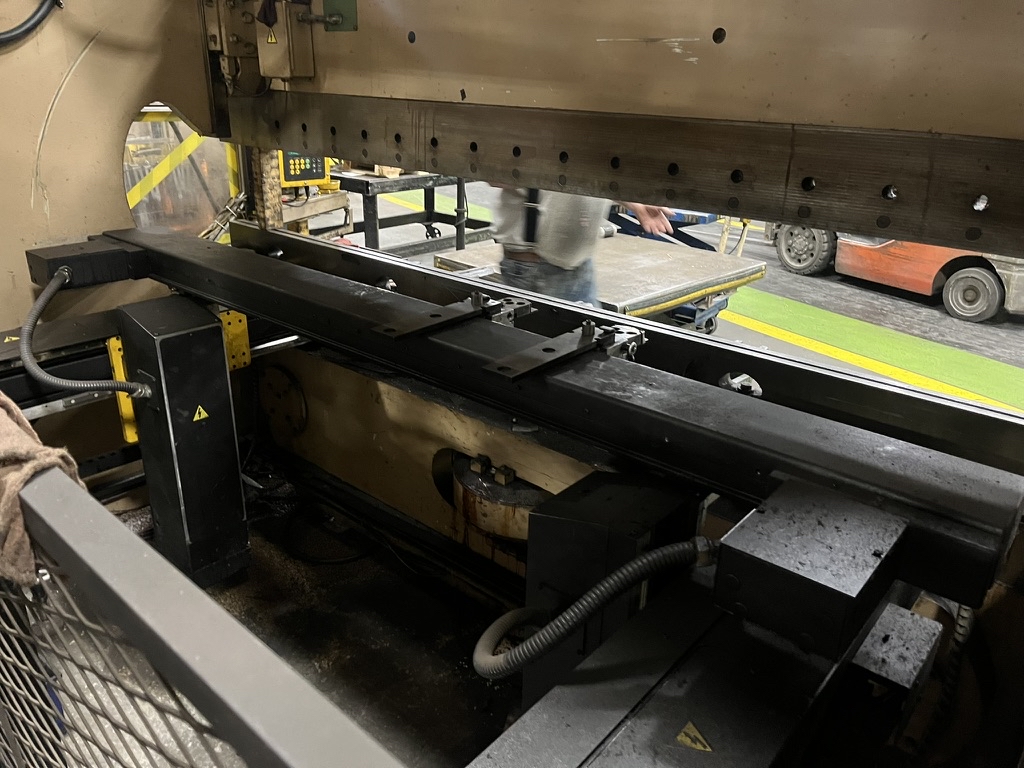 175 Ton X 12’ Cincinnati Model 176A8 Autoform CNC Hydraulic Press Brake